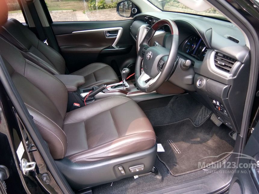 Jual Mobil  Toyota Fortuner  2019 VRZ  2 4 di Jawa Barat 