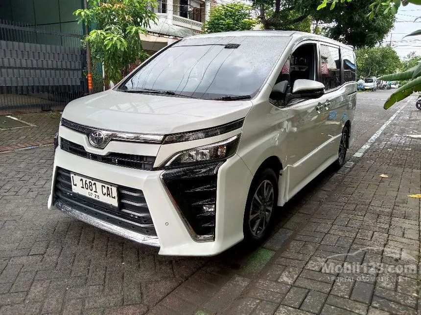 Jual Mobil Toyota Voxy 2018 2.0 di Jawa Timur Automatic Wagon Putih Rp 355.000.000