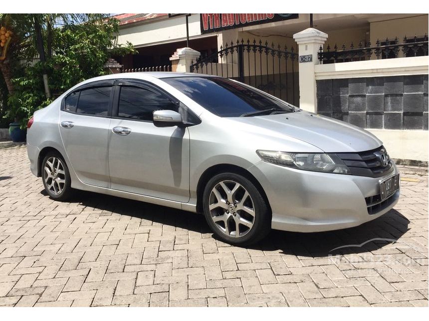 Jual Mobil Honda City 2010 E 1.5 di Jawa Timur Automatic Sedan Silver Rp 137.000.000 5589137 Mobil123