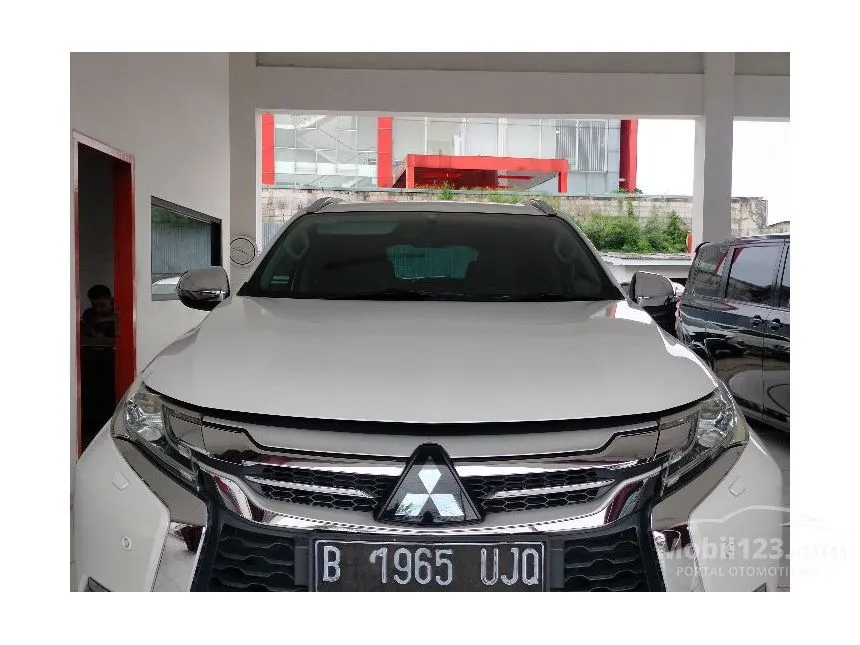Jual Mobil Mitsubishi Pajero Sport 2018 Dakar 4X2 2.4 di Jawa Barat Automatic SUV Putih Rp 475.000.000