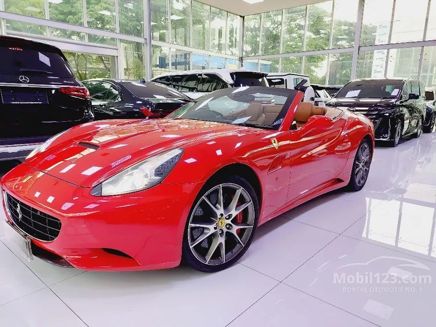 Jual Mobil Ferrari California 2014 30 4.3 di Banten Automatic Convertible Merah Rp 3.050.000.000
