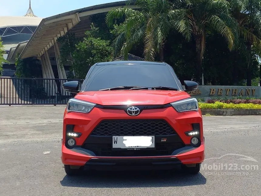 Jual Mobil Toyota Raize 2023 GR Sport 1.0 di Jawa Timur Automatic Wagon Merah Rp 235.000.001