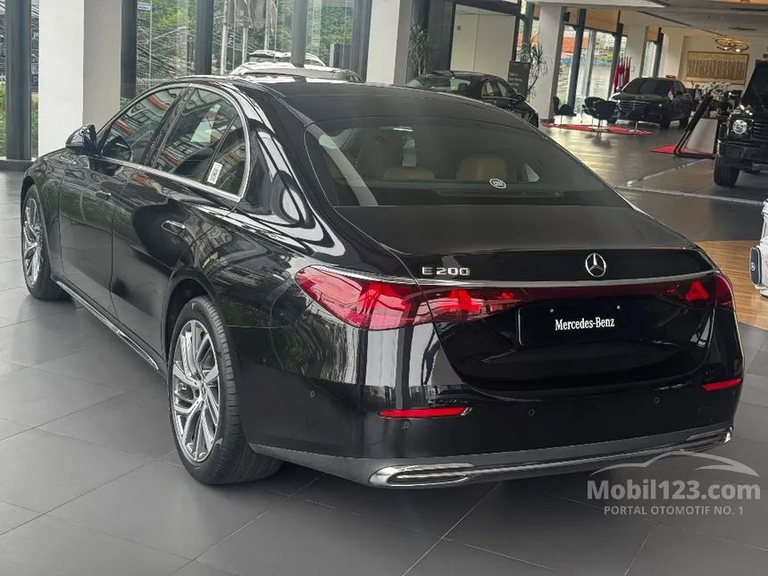 2025 Mercedes-Benz E200 Exclusive Line Sedan