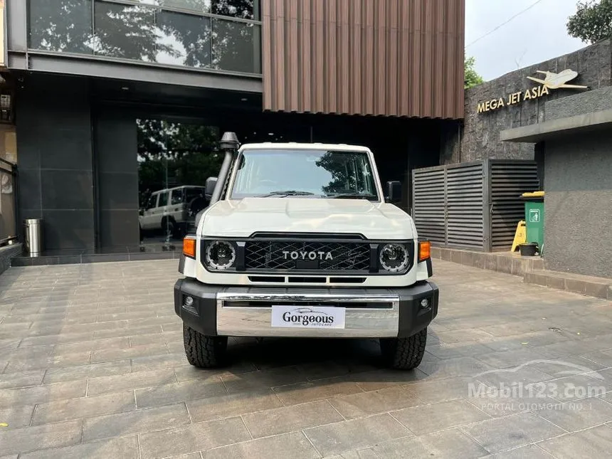2026 Toyota Land Cruiser 70 GXL SUV