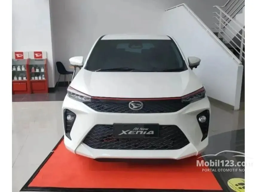 Jual Mobil Daihatsu Xenia 2024 R SC 1.5 di Jawa Barat Automatic MPV Putih Rp 266.550.000