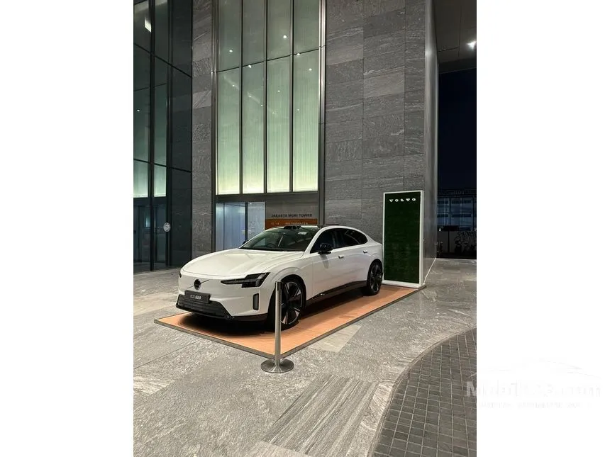 2025 Volvo ES90 Sedan