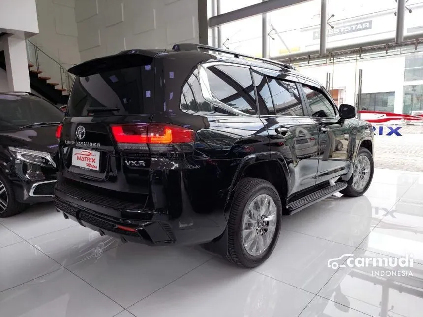 2022 Toyota Land Cruiser Sahara SUV