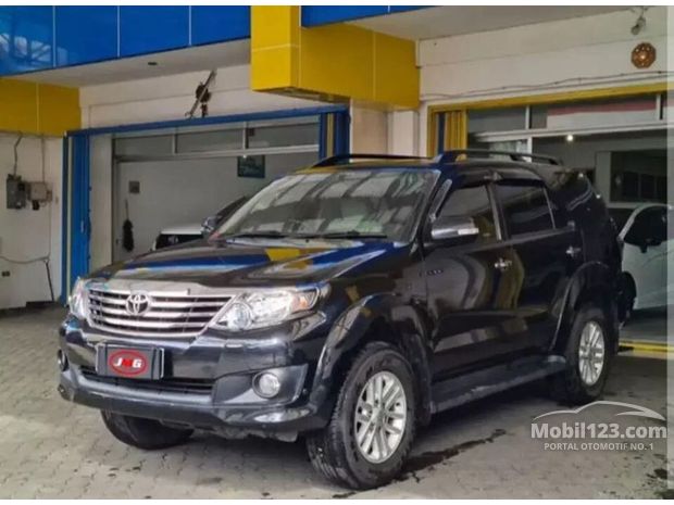  Toyota  Fortuner G Mobil  Bekas Baru dijual di  Jawa timur 