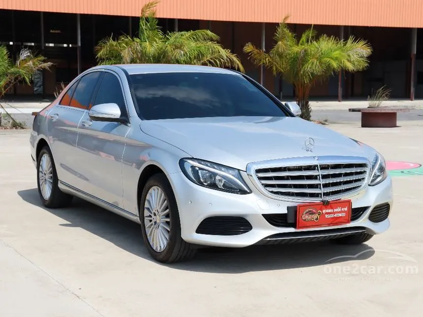 2015 Mercedes-Benz C180 Sedan