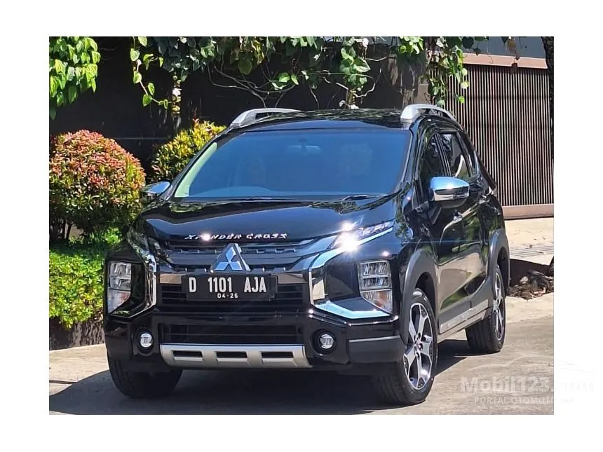 Jual Mobil Mitsubishi Xpander 2020 CROSS 1.5 di Jawa Barat Automatic Wagon Hitam Rp 235.000.000