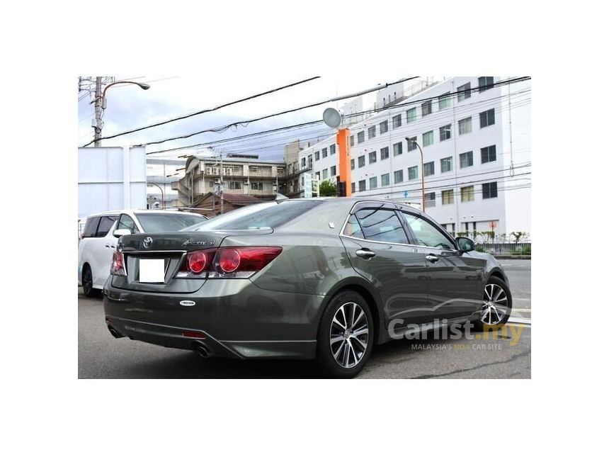 Toyota crown athlete 2016