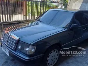 1988 Mercedes-Benz 300 3.0 E Sedan