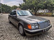 1991 Mercedes-Benz 300E 3.0 Sedan