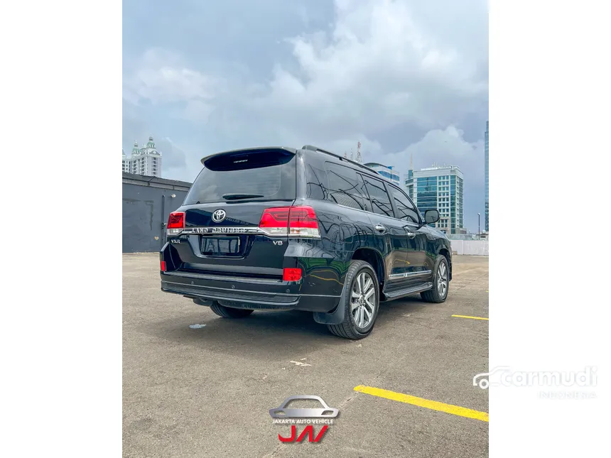 2019 Toyota Land Cruiser 200 VX-R SUV