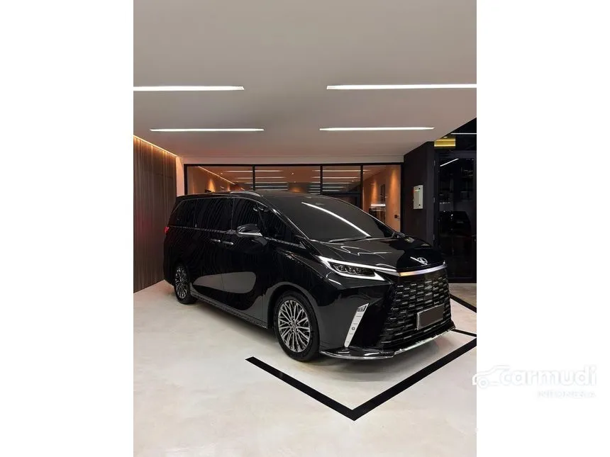 2023 Lexus LM350h Van Wagon