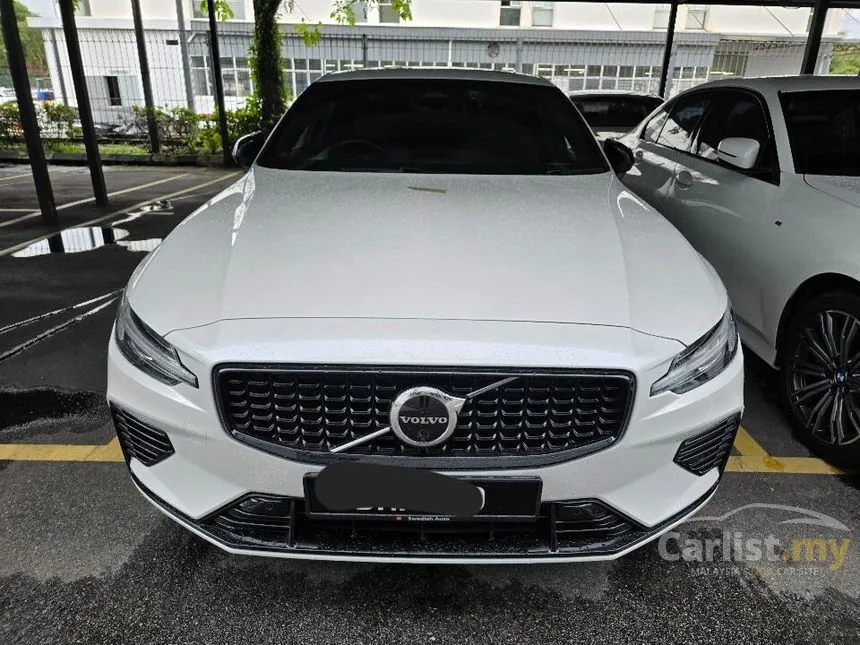 2023 Volvo S60 Recharge T8 PHEV Sedan