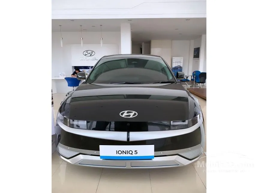 Jual Mobil Hyundai IONIQ 5 2024 Signature Long Range di Jawa Barat Automatic SUV Hitam Rp 700.000.000