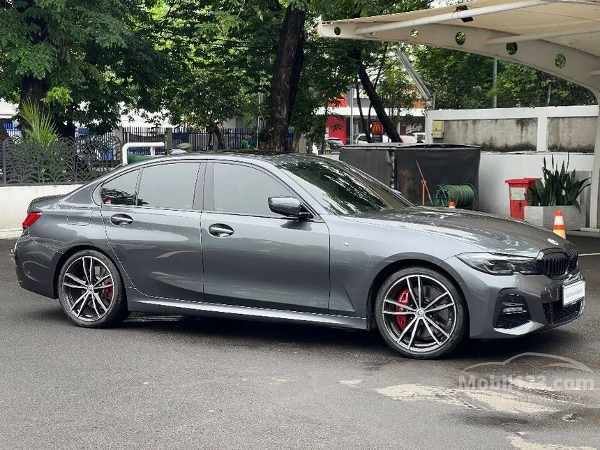 Jual Mobil BMW 330i 2022 M Sport 2.0 di DKI Jakarta Automatic Sedan Abu ...