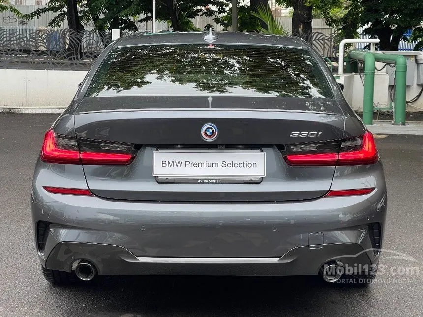Jual Mobil BMW 330i 2022 M Sport 2.0 di DKI Jakarta Automatic Sedan Abu ...