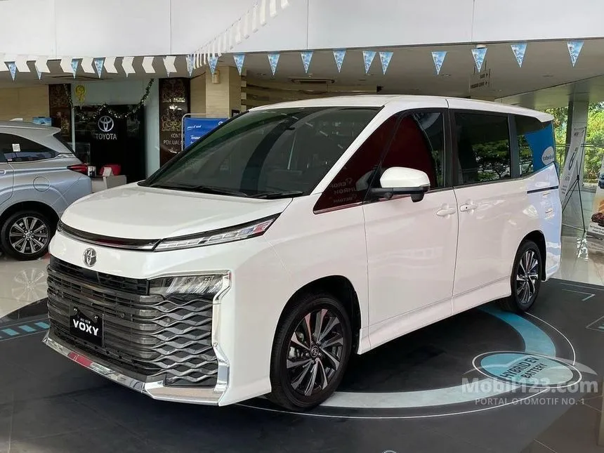 Jual Mobil Toyota Voxy 2024 2.0 di Jawa Barat Automatic Van Wagon Putih Rp 590.000.000