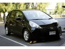 2013 Honda JAZZ 1.5 (ปี 08-14) V Hatchback