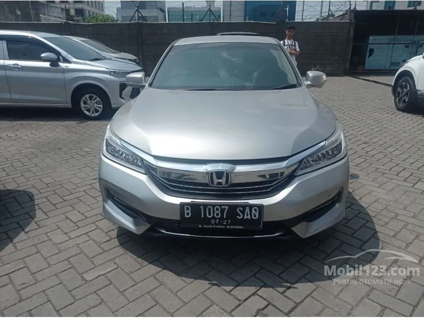 Jual Mobil Honda Accord 2017 VTi