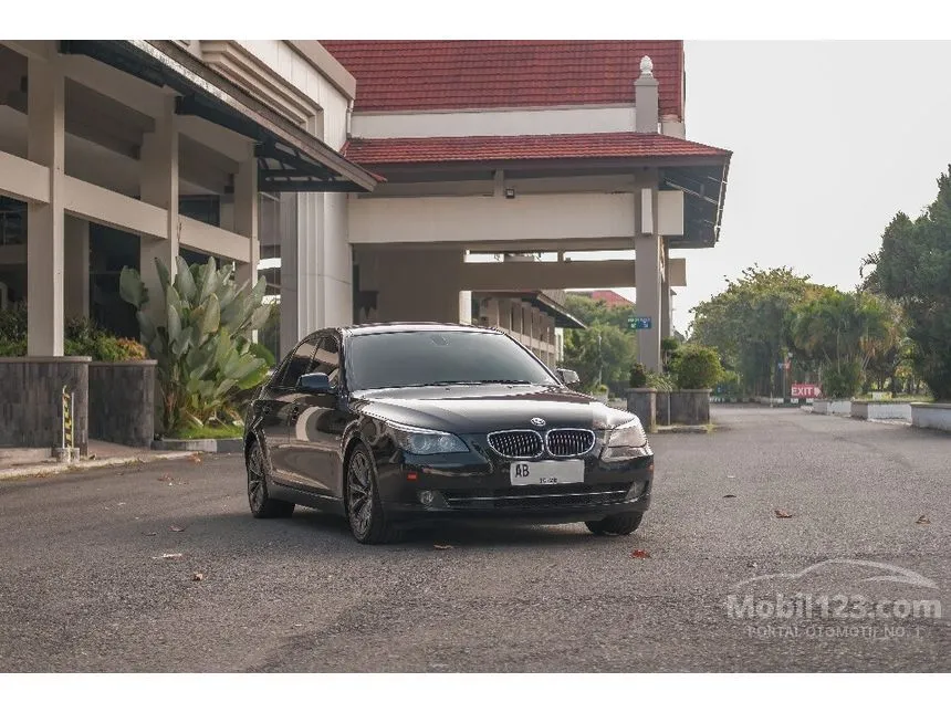 Jual Mobil BMW 530i 2010 3.0 di Yogyakarta Automatic Sedan Hitam Rp 176.000.000