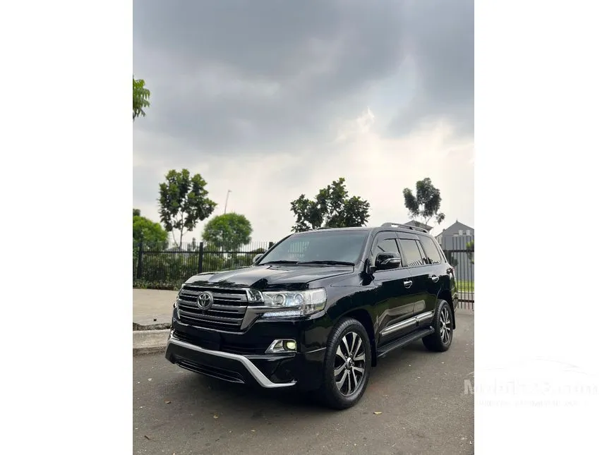 2014 Toyota Land Cruiser 200 Full spec SUV