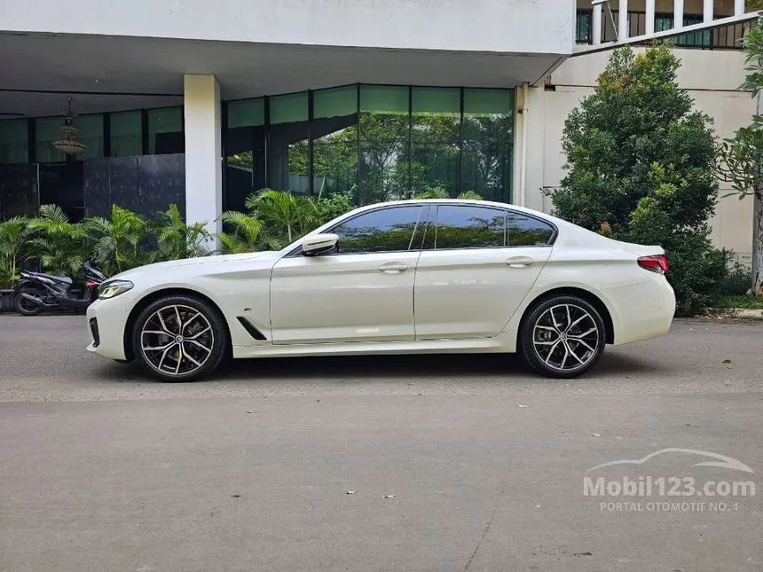 2023 BMW 520i M Sport Sedan