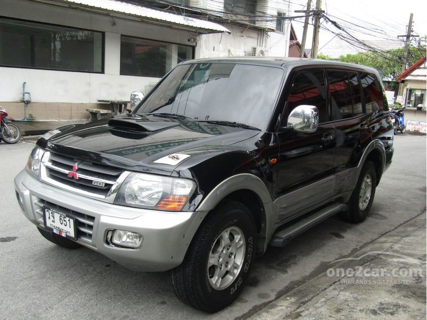 Mitsubishi pajero 2002 года