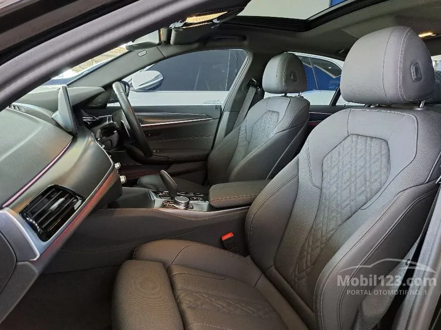 2023 BMW 520i M Sport Sedan