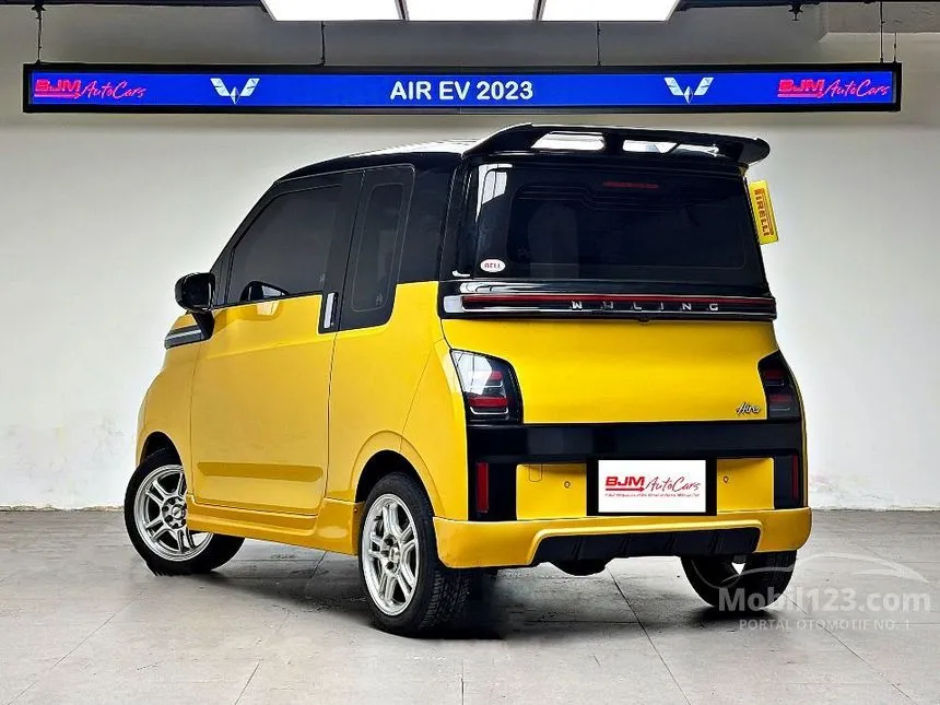 2023 Wuling Air EV Long Range + Charging Pile Hatchback
