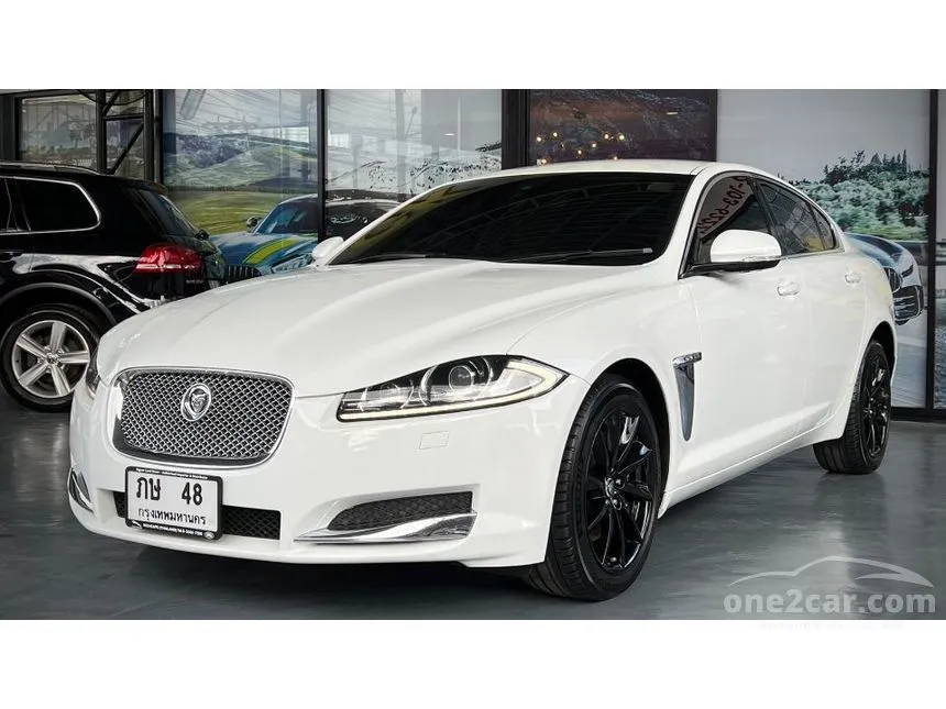 2014 Jaguar XF Sedan