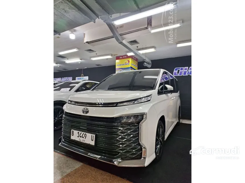 Jual Mobil Toyota Voxy 2024 (Premium Color) 2.0 di DKI Jakarta Automatic MPV Putih Rp 535.000.000