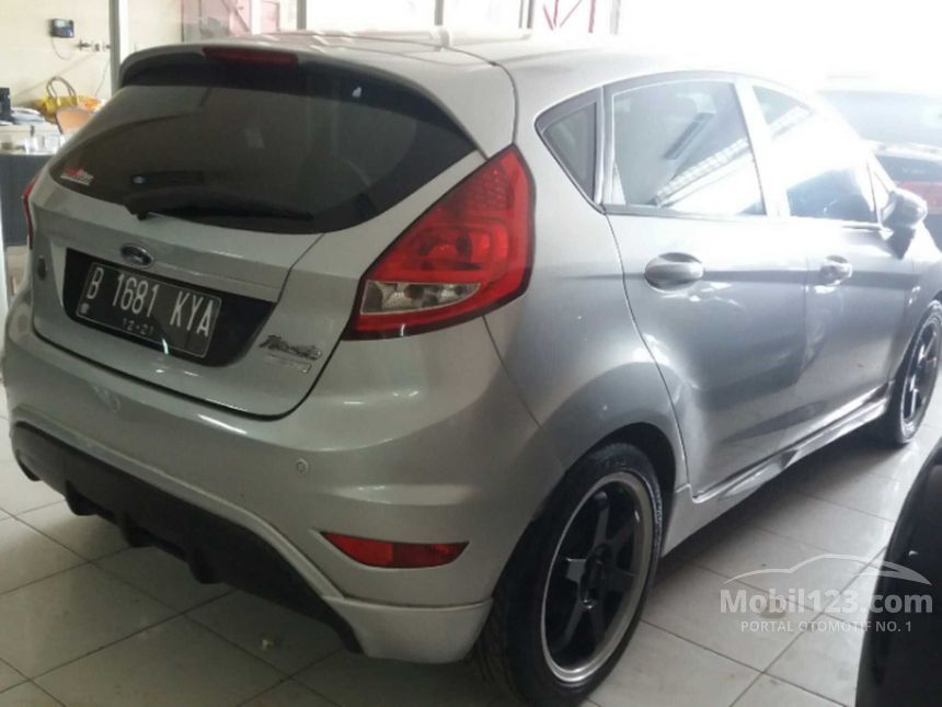 Jual Mobil Ford Fiesta 2011 Trend 1.4 di Jawa Barat 