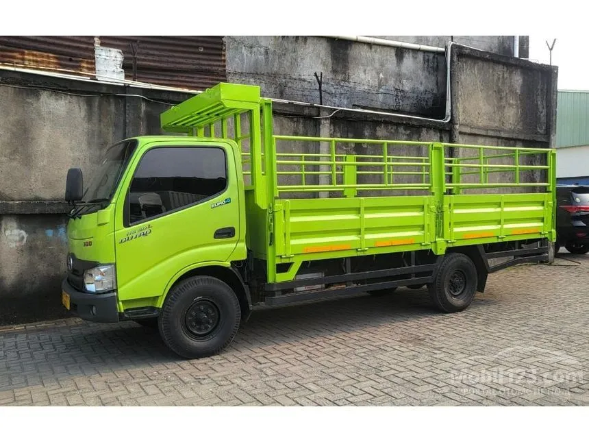 Jual Mobil Hino Dutro 2022 115 SDL 4.0 di DKI Jakarta Manual Trucks Hijau Rp 309.000.000