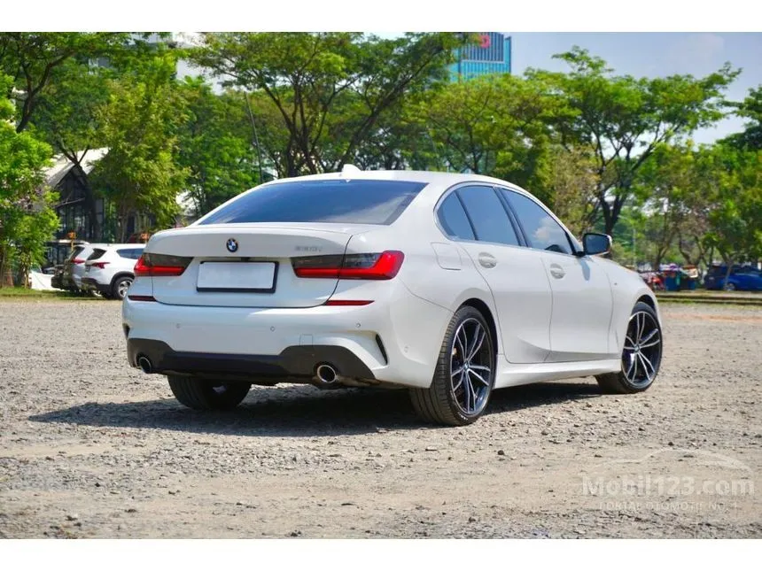 2021 BMW 330i M Sport Sedan