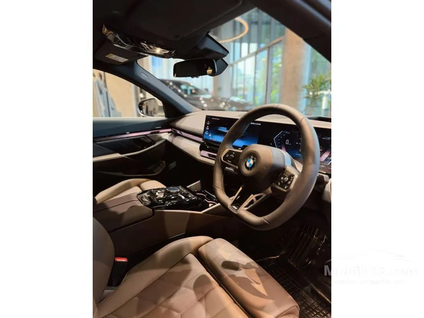 2025 BMW 520i M Sport Sedan