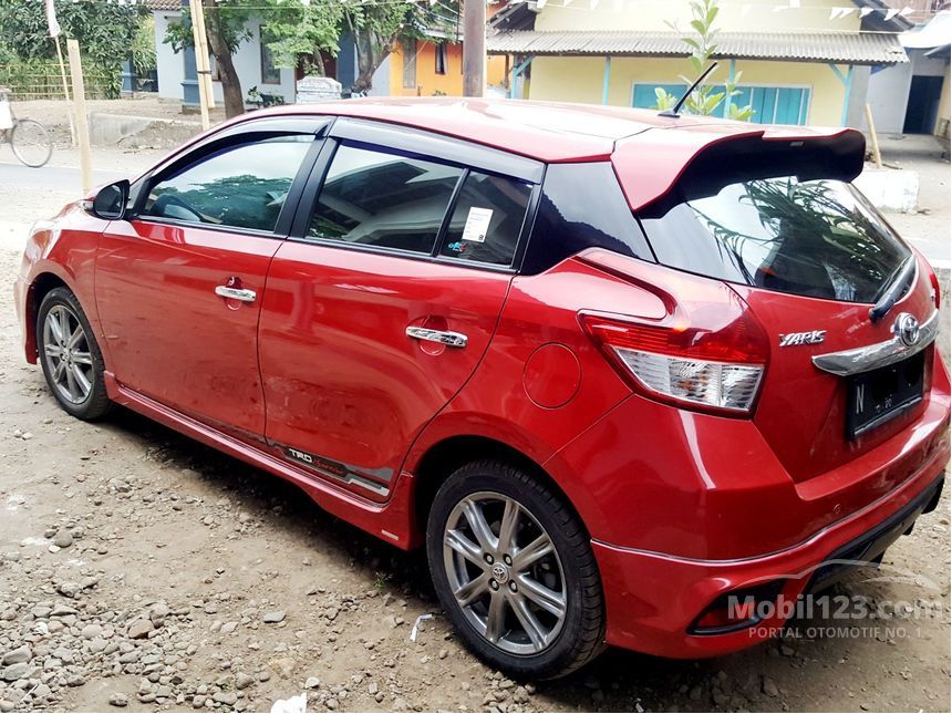 Jual Mobil Toyota Yaris 2015 TRD Sportivo 1.5 di Jawa Timur Manual 