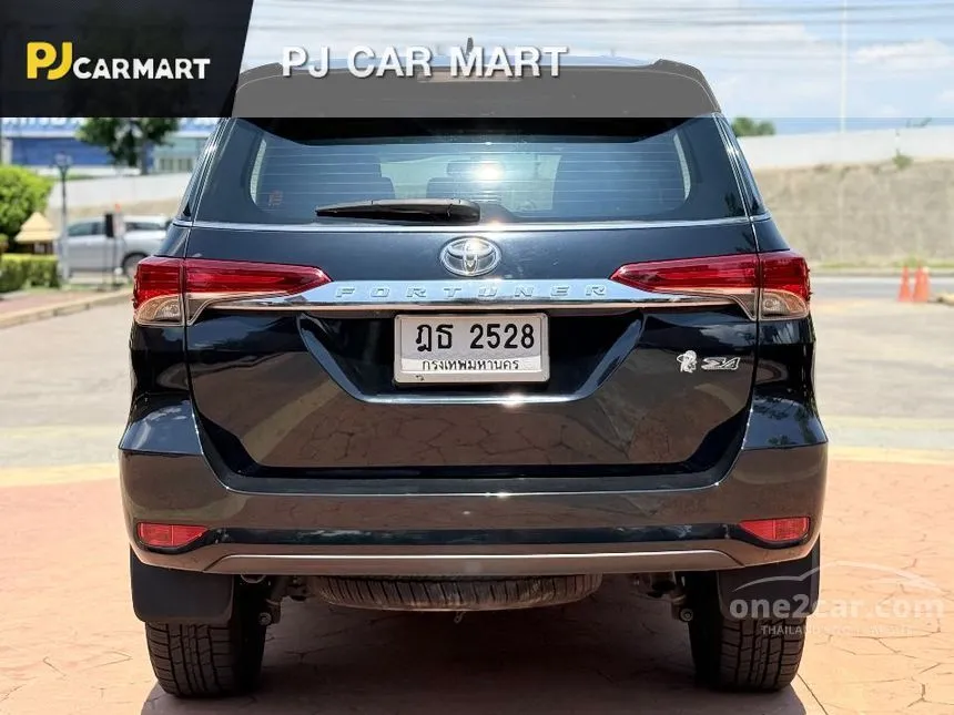 2019 Toyota FORTUNER V SUV