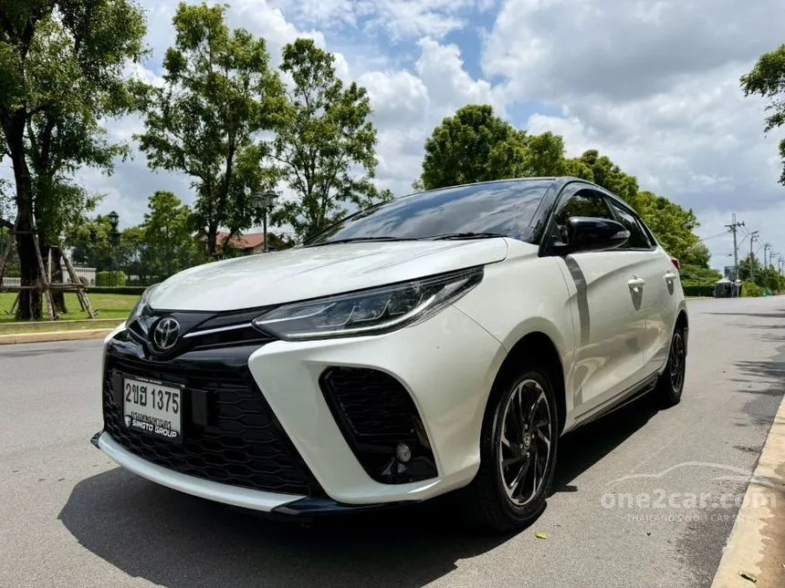 2022 Toyota YARIS Sport Premium Hatchback