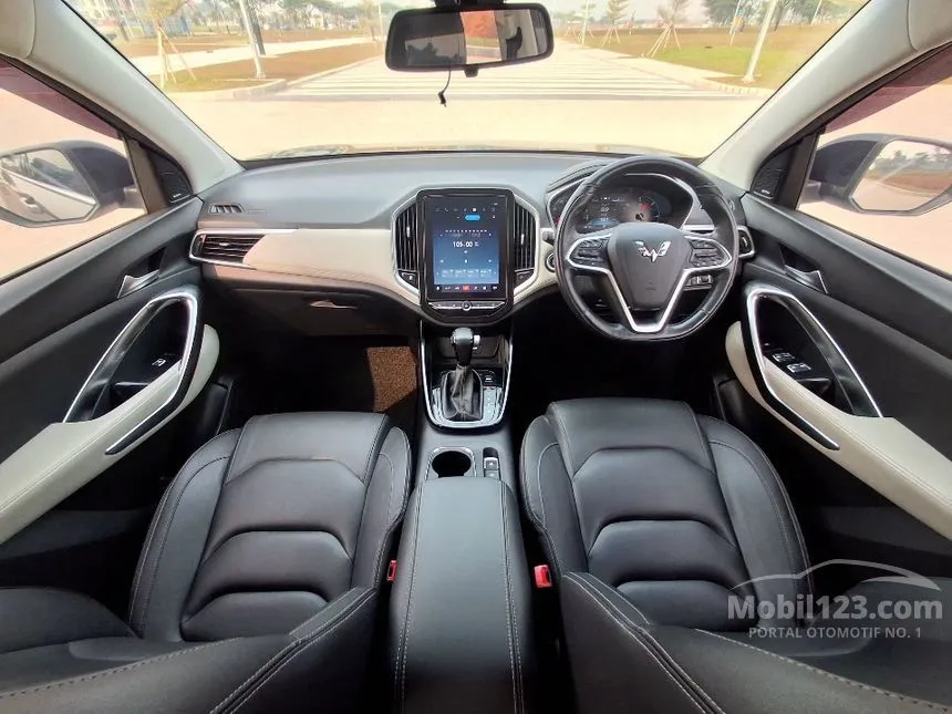 2019 Wuling Almaz Exclusive 7 Seater SUV
