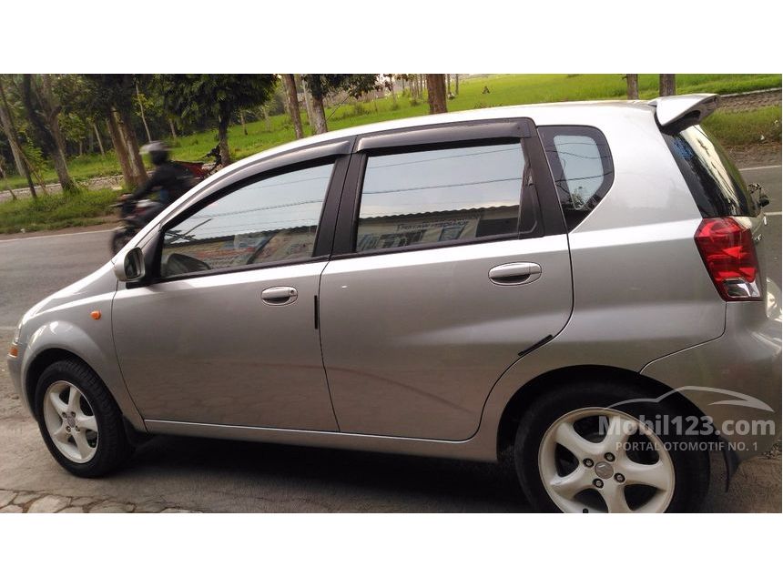 Jual Mobil  Chevrolet  Aveo 2004 T200 1 5 di Jawa Timur 