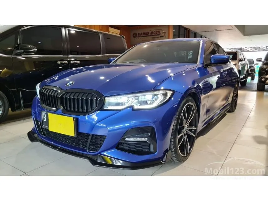 Jual Mobil BMW 330i 2021 M Sport 2.0 di Jawa Timur Automatic Sedan Biru ...