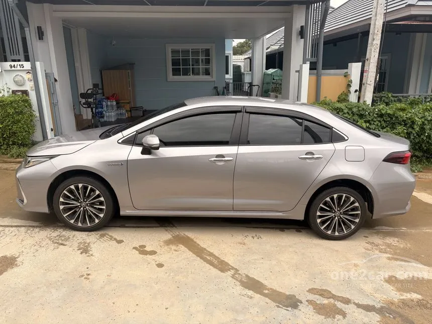 2023 Toyota Corolla Altis Hybrid Premium Sedan