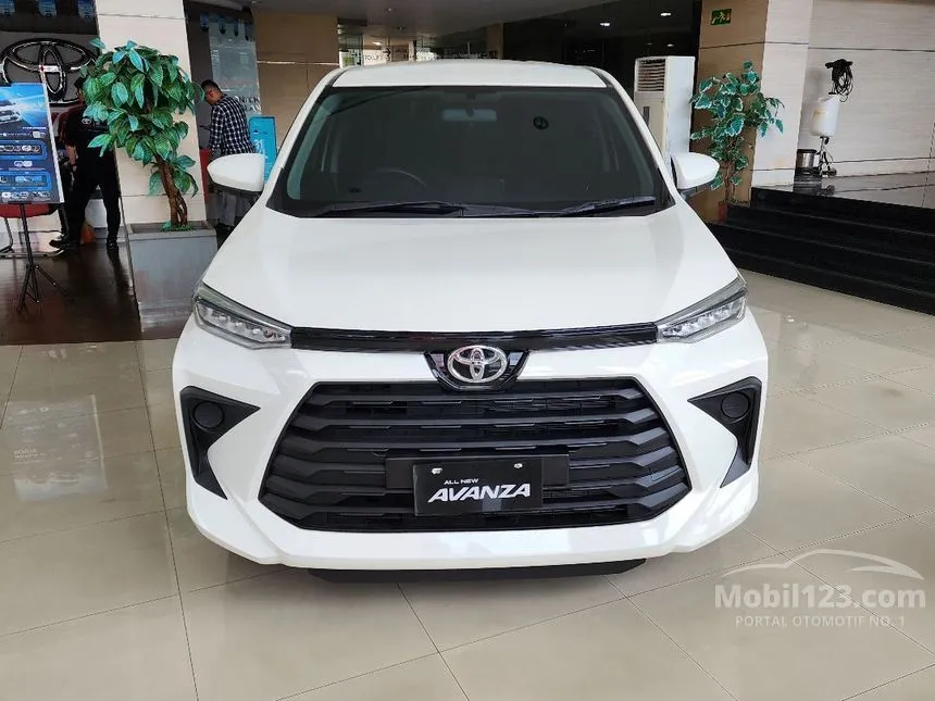Jual Mobil Toyota Avanza 2024 E 1.3 di Jawa Barat Automatic MPV Putih Rp 230.000.000