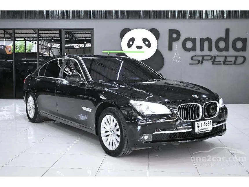 2013 BMW 730Li Sedan