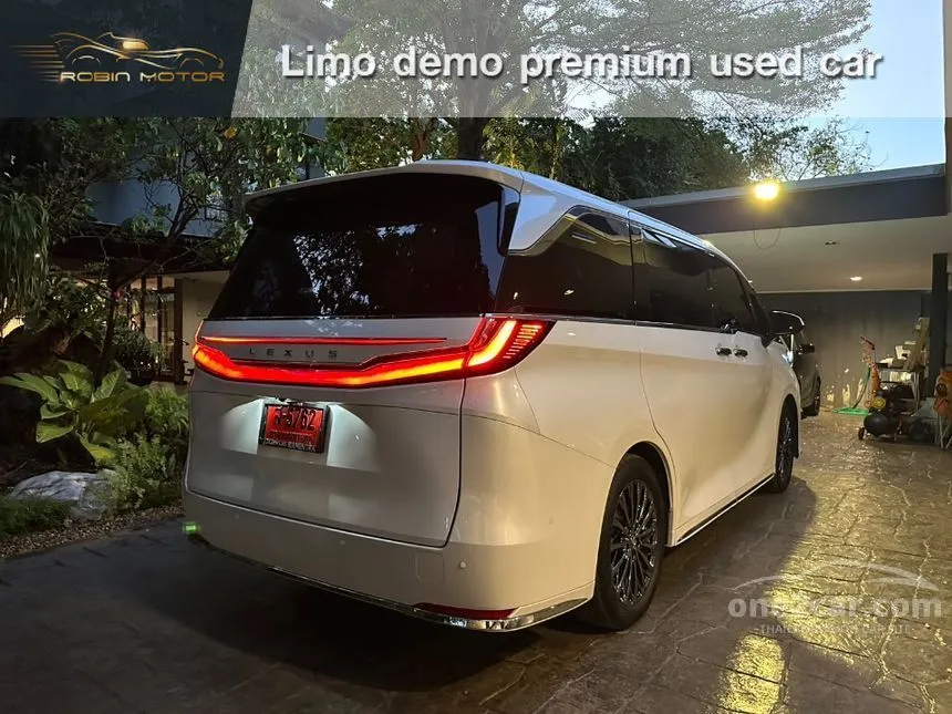 2024 Lexus LM350h Executive Van