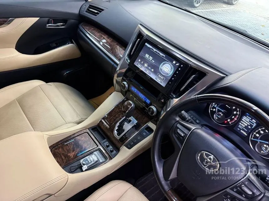 2023 Toyota Alphard G MPV