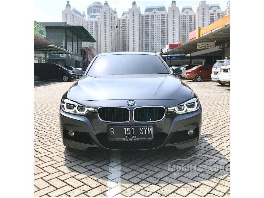 Jual Mobil  BMW  330i  2019 M  Sport  2 0 di DKI Jakarta 